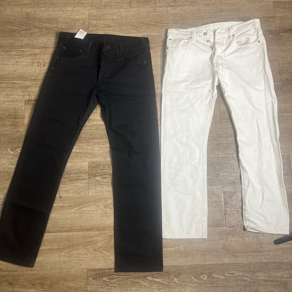 Two high rise Levi’s jeans